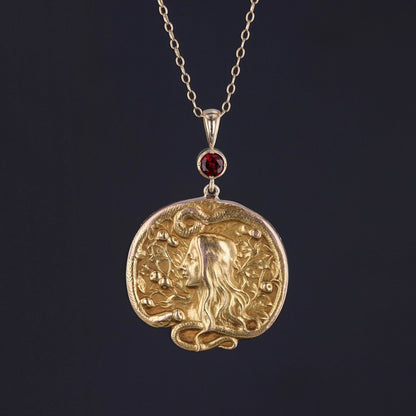 Antique Garnet Eve Necklace of 18k Gold